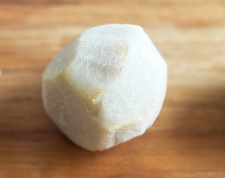 皮を剥いてからゆでた里芋のアップ