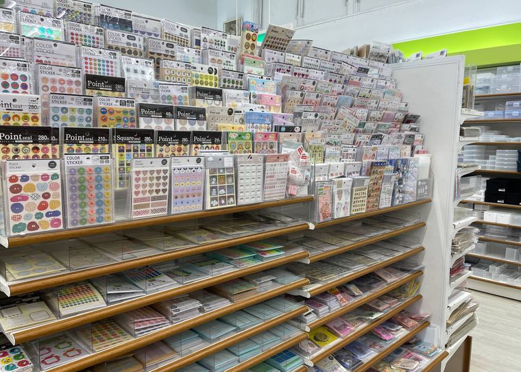 セリアのシール売り場