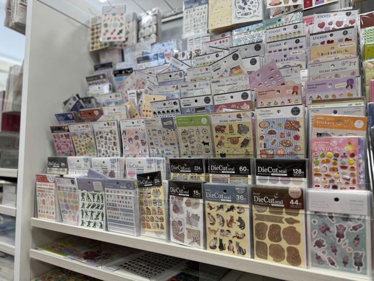 セリアのシール売り場