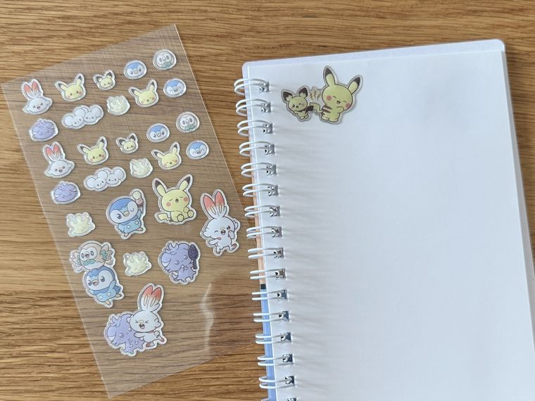 シール帳にはったポケピース キラキラシール