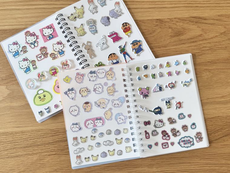 セリアのシールを貼ったシール帳