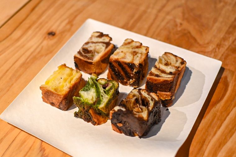 お皿にのった6種類のバブカ