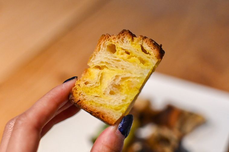 バブカを持っているところ