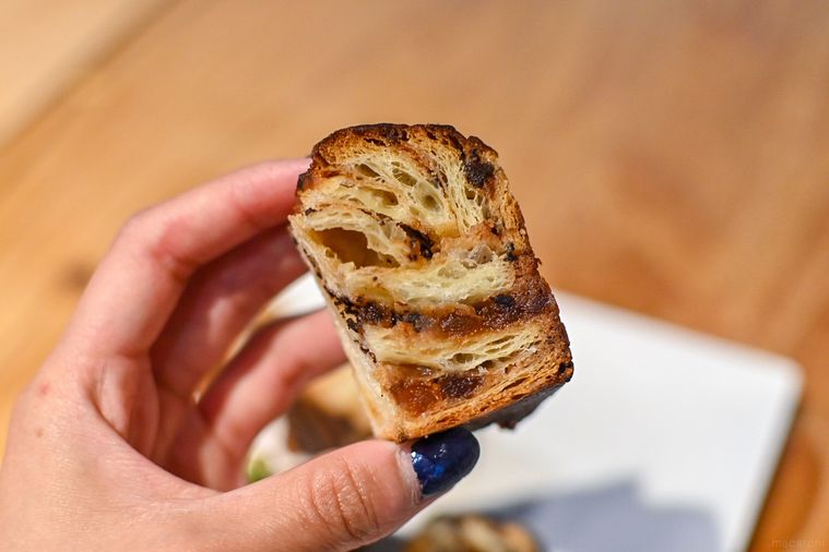 バブカを持っているところ