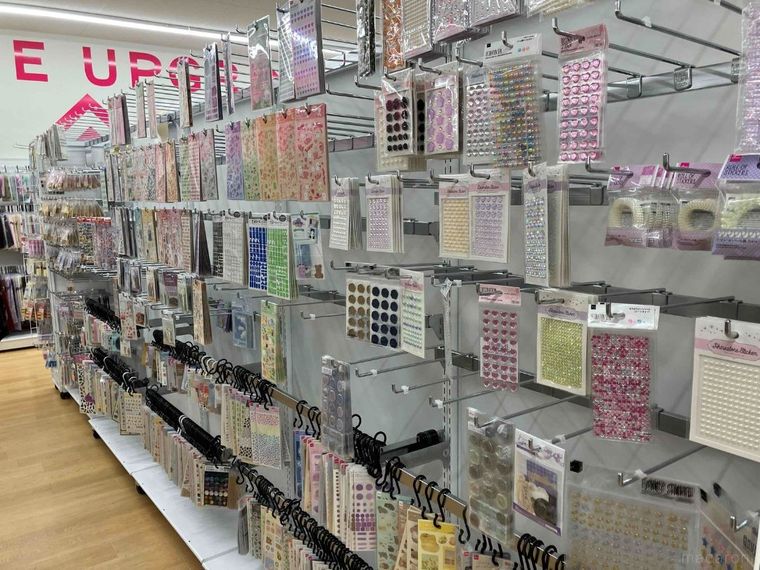 数多くのシールが陳列されているコーナー