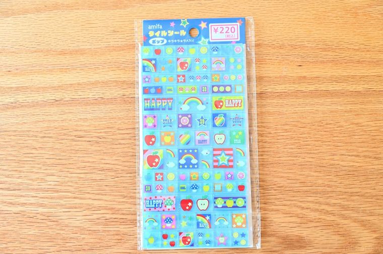 キャンドゥタイルシール84片 ポップのパッケージ