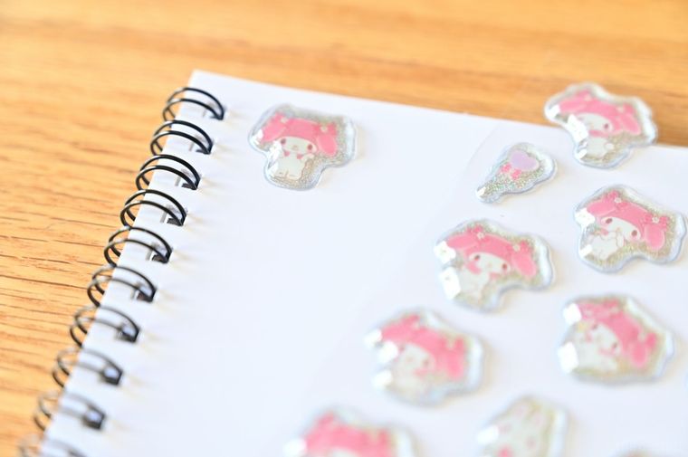 マイメロディのシールを貼ったシール帳