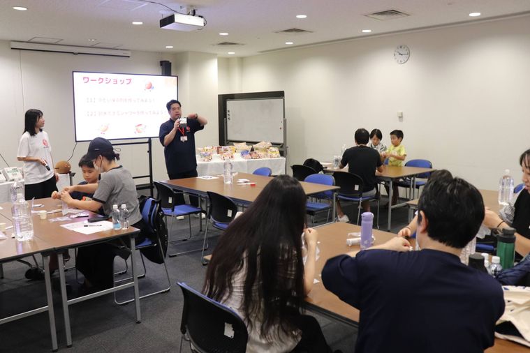 レクチャーしている様子