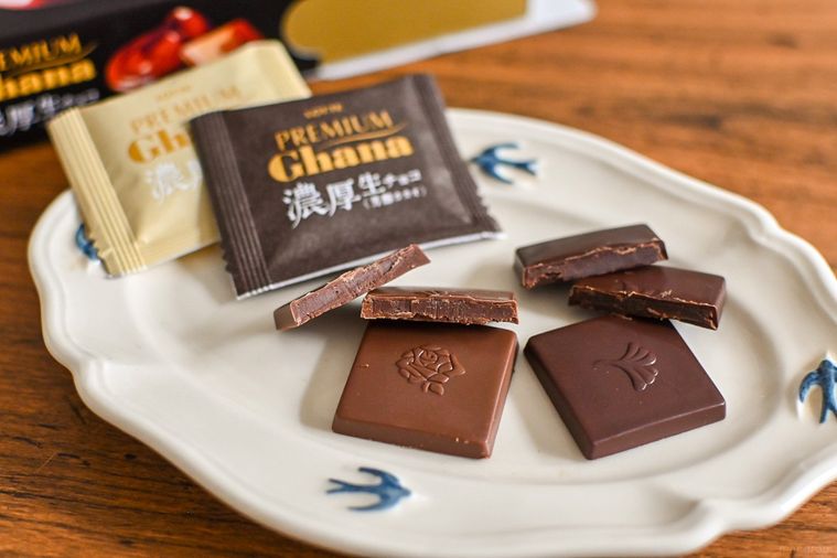 お皿にのったチョコレート