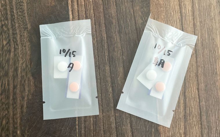 1回分の薬を入れた熱圧着パウチ