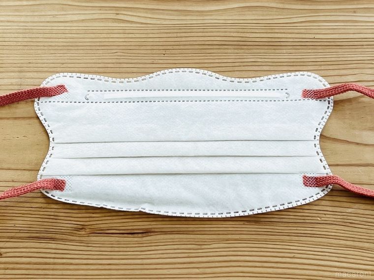 セリアのウェーブマスクをパッケージから出した様子