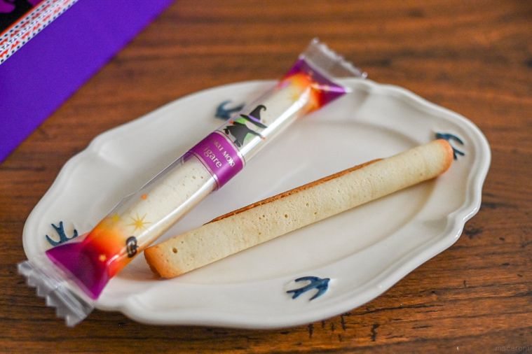 お皿にのったお菓子