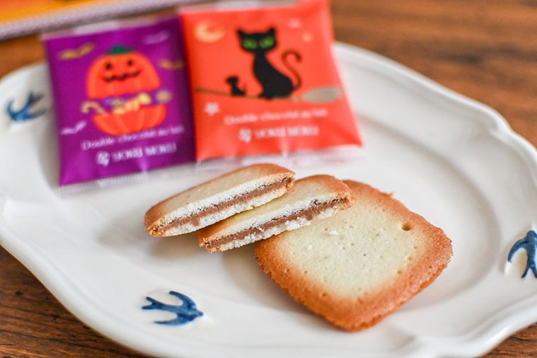 お皿にのったお菓子