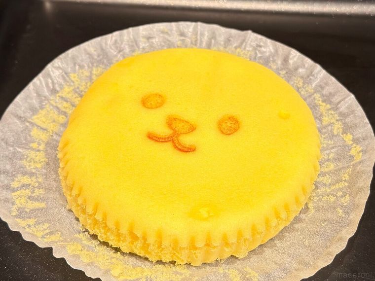 パッケージから取り出したお月見ベアフルのスチームケーキ