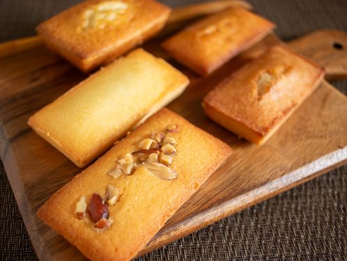 コンビニ3社のフィナンシェを実食レビュー。食べ比べてわかったこだわりポイント