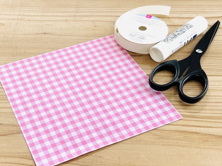 折り紙、リボン、ハサミ、のり