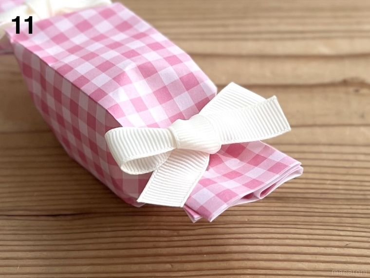 折り紙で作ったキャンディボックス