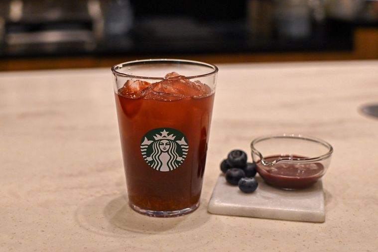 ティーを正面から