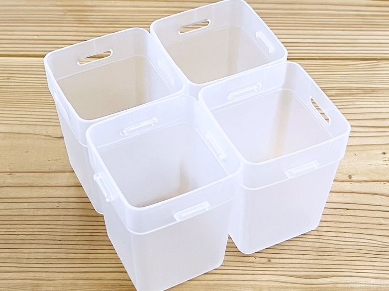 ダイソーのくつした整理カップを4個連結した様子