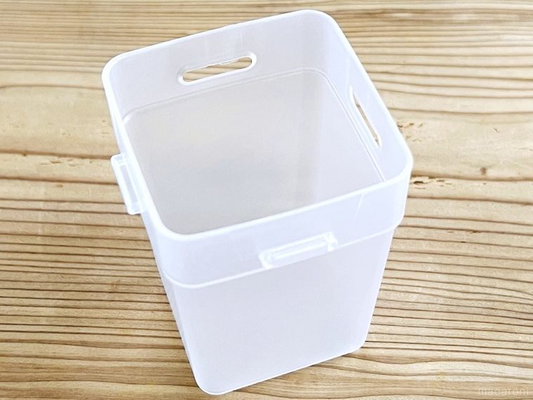 ダイソーのくつした整理カップのSサイズ