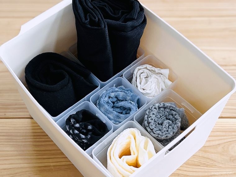 くつした整理カップに靴下やタイツなどを収納した様子