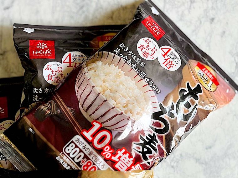 3つ重ねたコストコのもち麦小分けパック