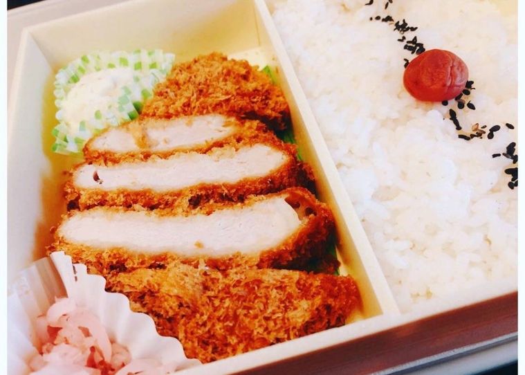 三元豚のとんかつとごはん