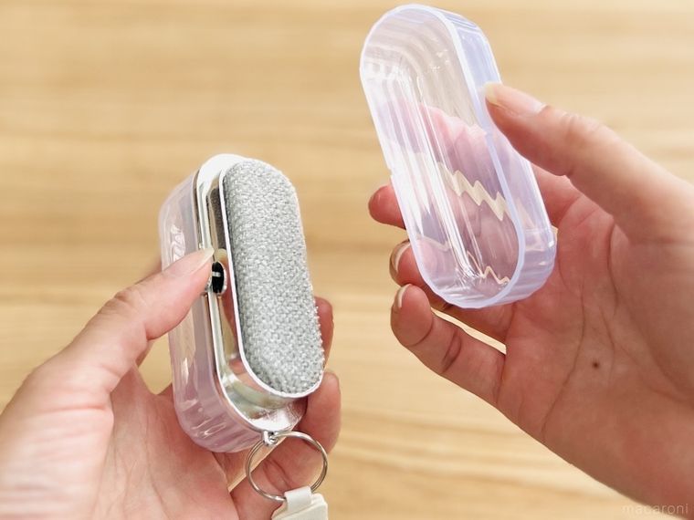 ダイソーの取り換え式2wayほこり取りのフタを外した様子