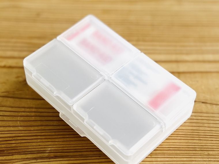 セリアの両面収納小物ケースにばんそうこうを収納した様子