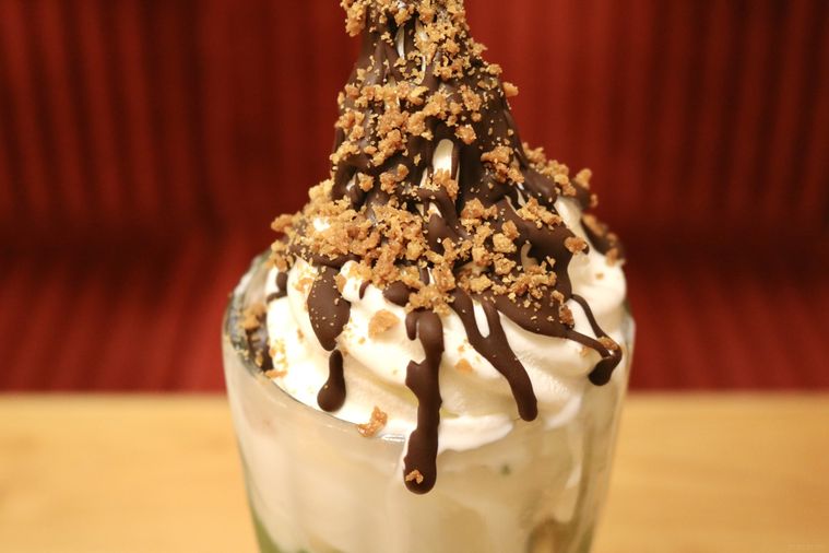 チョコレートたっぷりのソフトクリーム