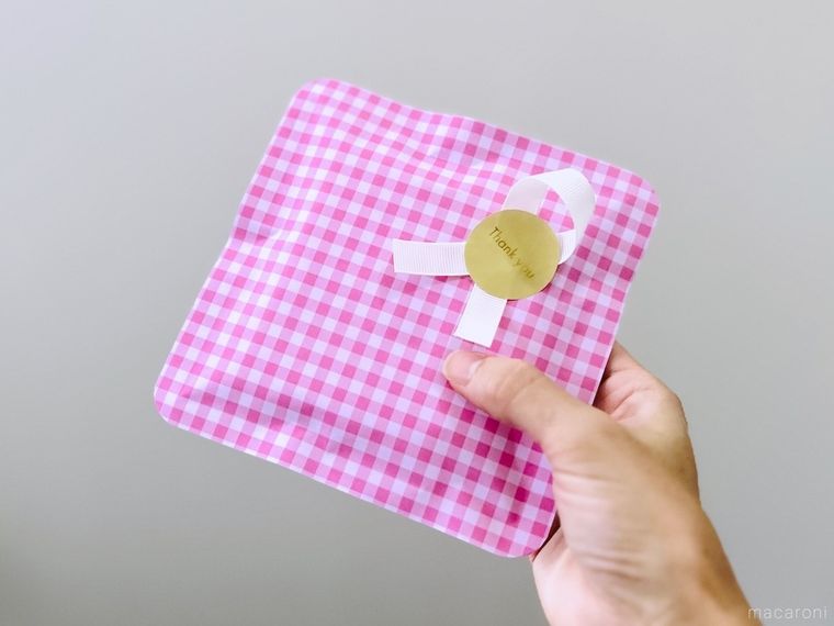 折り紙でデパート風にラッピングしたプチギフト