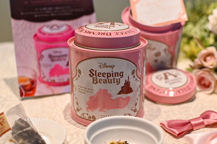 紅茶の缶のアップ