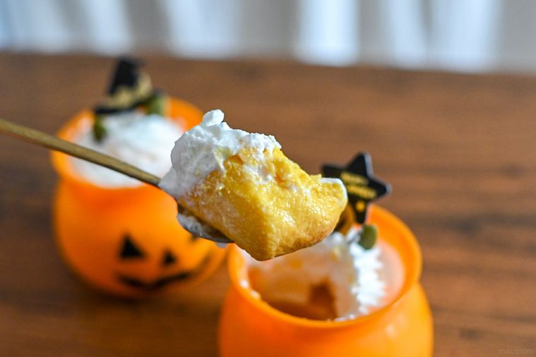 スプーンですくったプリン