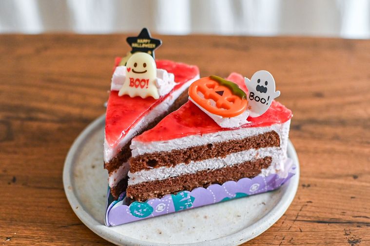 お皿にのったケーキ