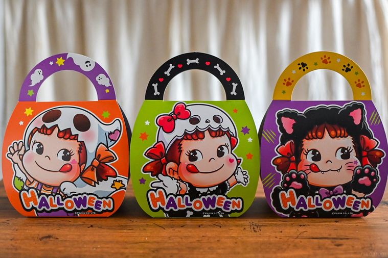 かばん型のお菓子のパッケージ