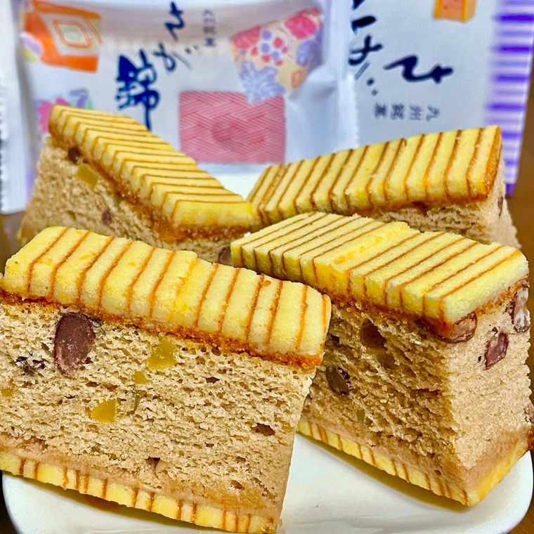 佐賀のさが錦がお皿の上に並んでいる