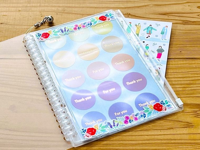 無印良品のリフィルノート 本体やリフィル類でシール帳を作った様子