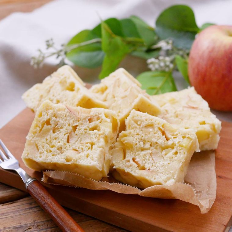 レンジで簡単ホットケーキミックスでタッパーりんご蒸しパン