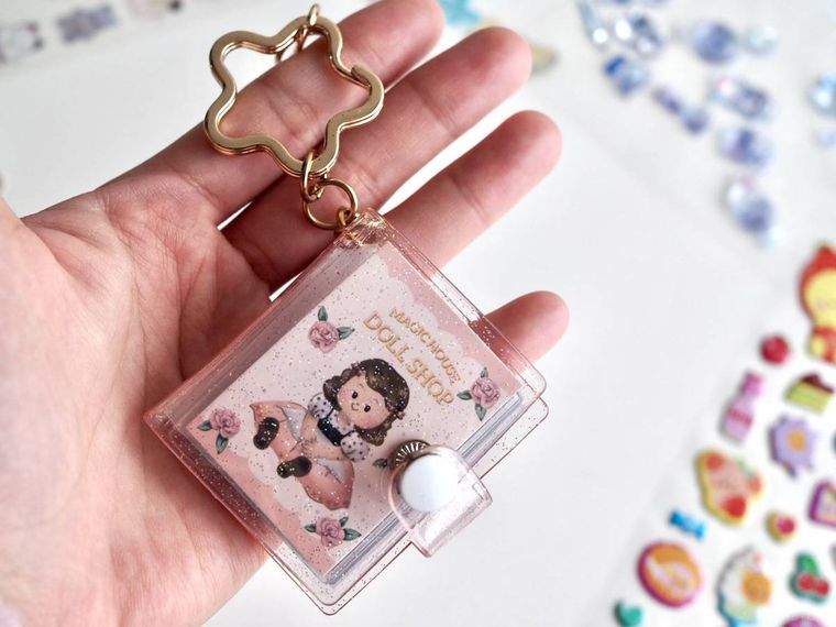 ダイソーのミニアルバムキーホルダー