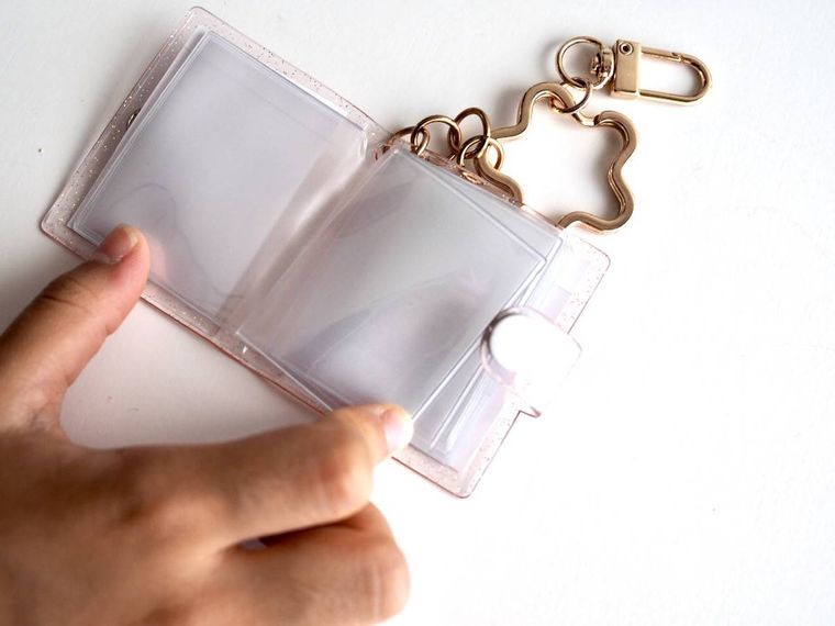 ダイソーのミニアルバムキーホルダー