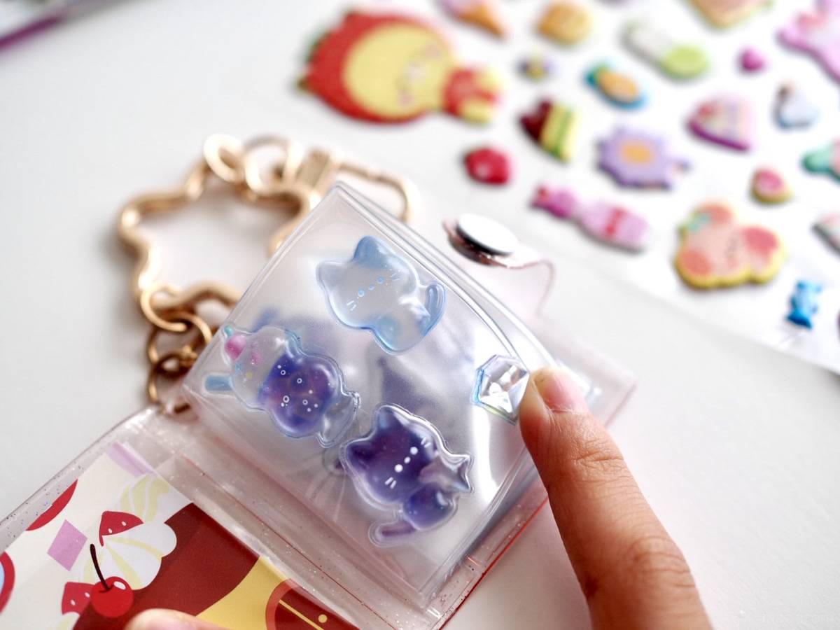 卸売100個 キーホルダーシール帳 2インチ 3Dシール帳 ミニシール帳