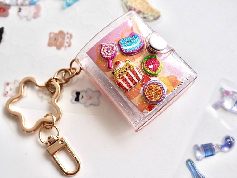 ミニアルバムキーホルダーで作るシール帳