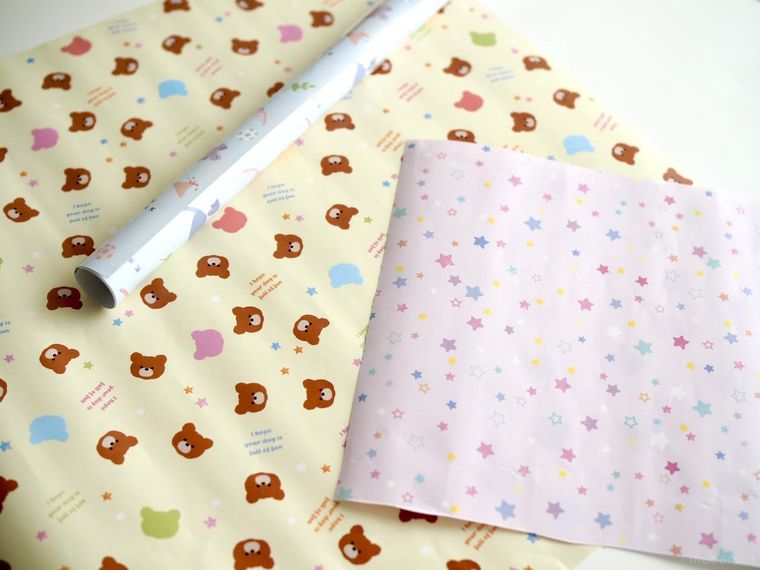 折り紙とラッピングペーパー