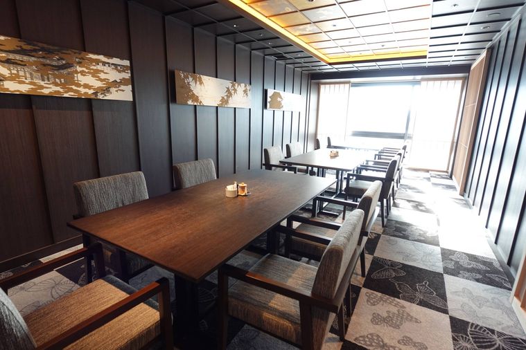 ラウンジの個室