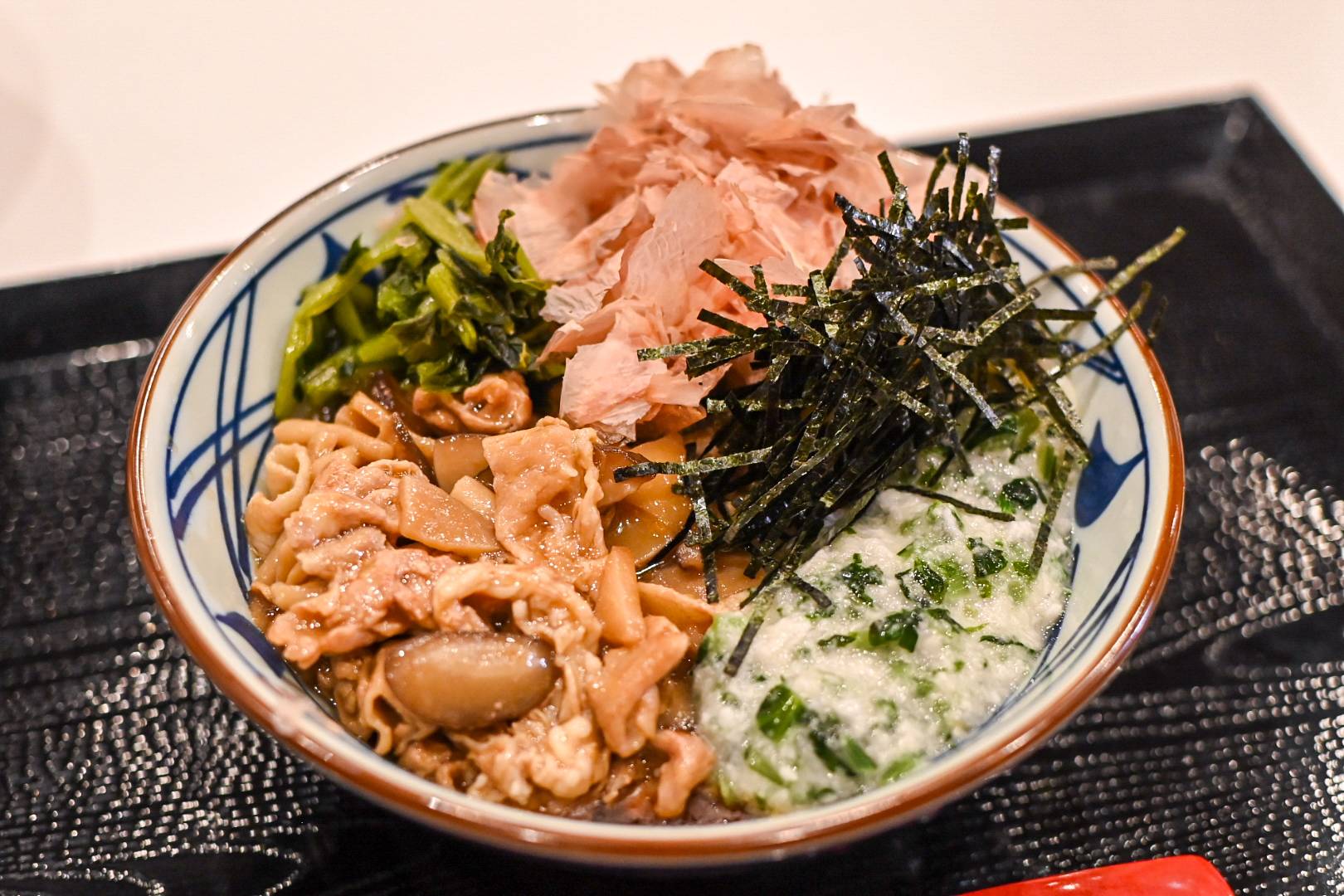 A.P.C. ダークネイビー キルティングベスト　丸亀製麺 長野の丸亀製麺でしか食べられない！わさび×野沢菜の限定うどんが