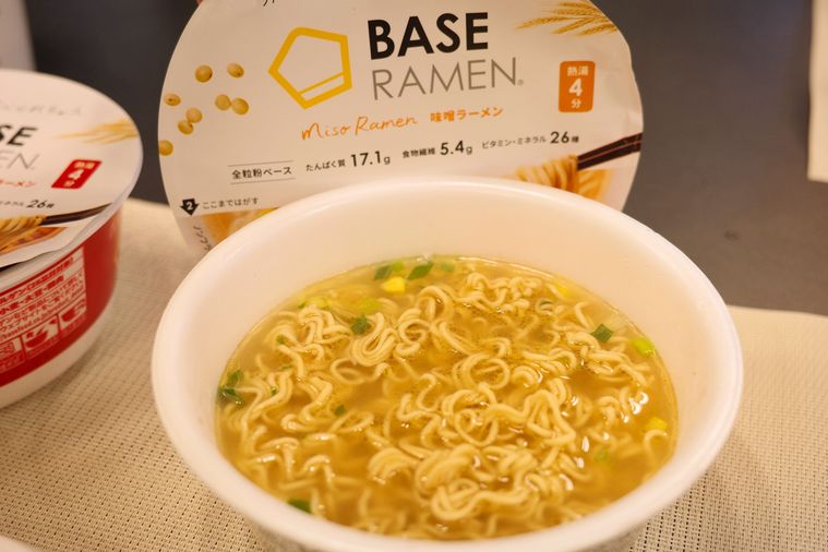 新商品BASE RAMEN 味噌