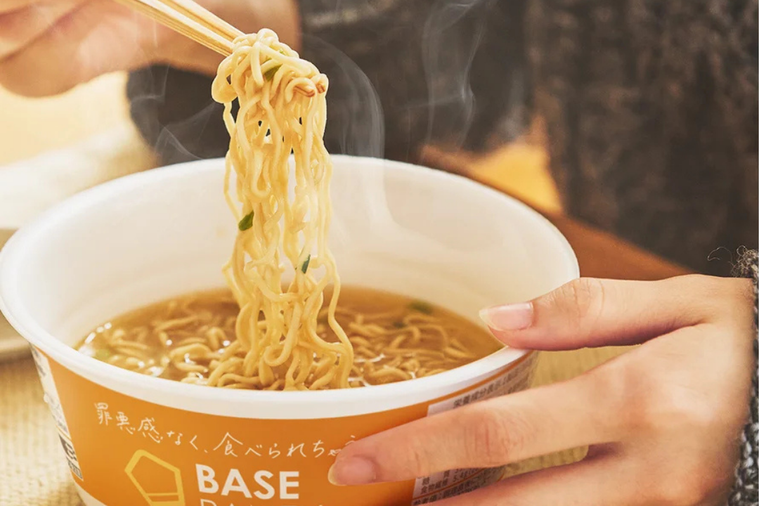 ラーメンなのに罪悪感ナシBASE RAMEN誕生発表会で味を体験