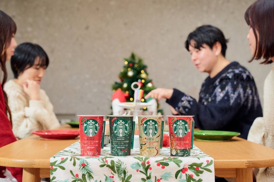 ホリデーカップアレンジを楽しむマカロニメイト