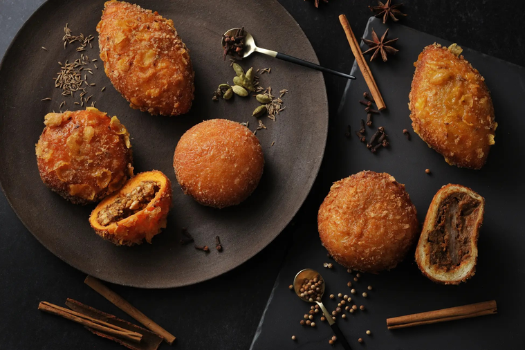 OMOベーカリーのカレーパン5種類が並んでいる