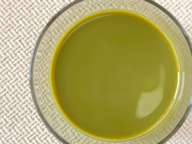 真上からみた辻利お濃い抹茶ラテ210mlの様子